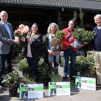 V.l.n.r.: Tim Großmann, Parkdirektor Serap Großklaus, Gewinnerin Ulrike Leuterer, Gewinnerin Volkmar Hase, Gewinner Jan-Dieter Bruns, Foto: Martin Rospek